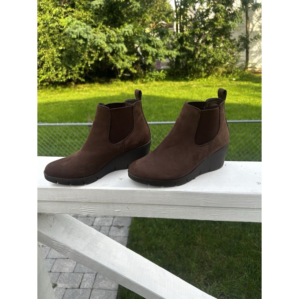 Cliffs by White Mountain Women’s Size 6.5 M Brown Wedge Chelsea Ankle Boots